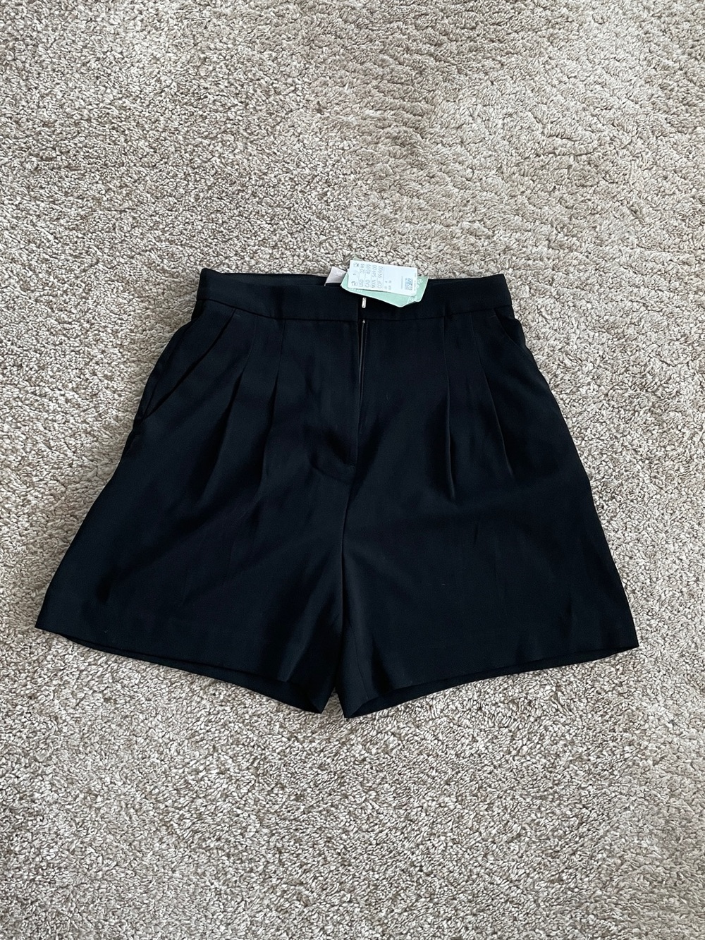 H&M Black High-Waist Pleated Women's Shorts